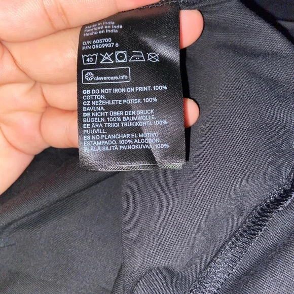 H&M Print T-Shirt. Size - Eur S - Picture 9 of 9